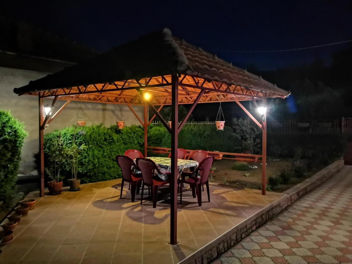 Kuca Mijalkovic Appartement Pirot Buitenkant foto